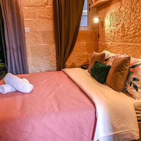 Ziffa Ta' Rih - A Cosy In Wi-fi And Netflix * Senglea