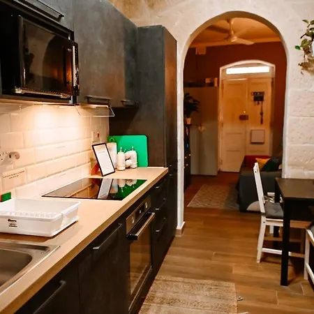Ziffa Ta' Rih - A Cosy In Wi-fi And Netflix Senglea