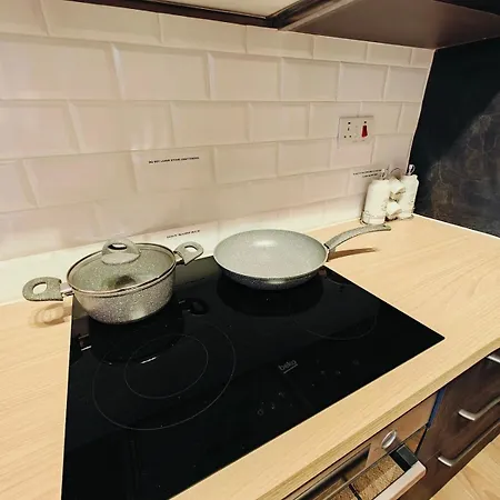 Ziffa Ta' Rih - A Cosy In Wi-fi And Netflix * Senglea