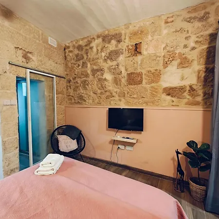 Ziffa Ta' Rih - A Cosy In Wi-fi And Netflix Senglea