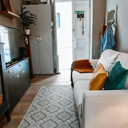 Ziffa Ta' Rih - A Cosy In Wi-fi And Netflix *
